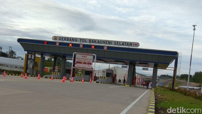 Ke Lampung Via Tol Trans Sumatera, Pemudik: Bagus tapi Minim Lampu Ke Lampung Via Tol Trans Sumatera, Pemudik: Bagus tapi Minim Lampu