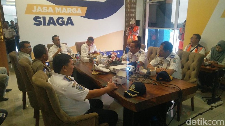 Begini Cara Menhub Pangkas Waktu Tempuh Jakarta-Bandung via Tol Begini Cara Menhub Pangkas Waktu Tempuh Jakarta-Bandung via Tol