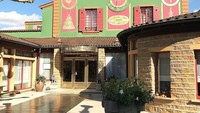 Restoran Paul Bocuse bernama LAuberge du Pont de Collonges atau biasa disebut Paul Bocuse atau Bocuse. Lokasinya ada di dekat Lyon, Prancis. Foto: Instagram paulbocuse_officiel