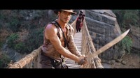 Di film, Indiana Jones memotong jembatan itu sehingga membuat Mola Ram beserta anak buahnya jatuh ke sungai dan dimakan buaya (Foto: Tangkapan layar Film Indiana Jones and the Temple of Doom)
