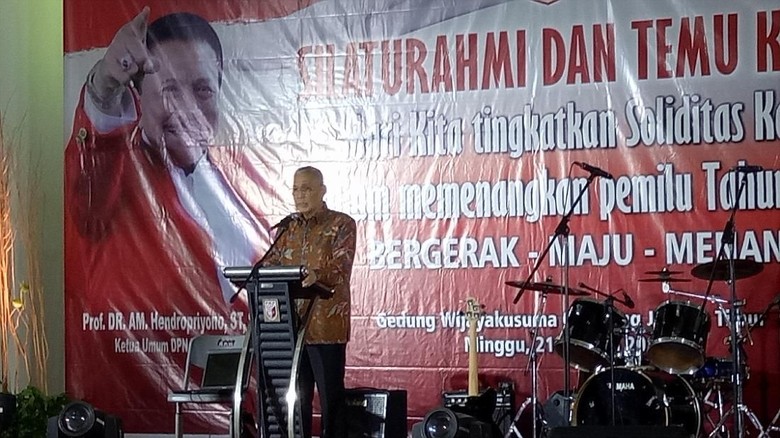 Try Sutrisno Ajak Kader PKPI Solid Sambut Tahun Politik 2019 Try Sutrisno Ajak Kader PKPI Solid Sambut Tahun Politik 2019