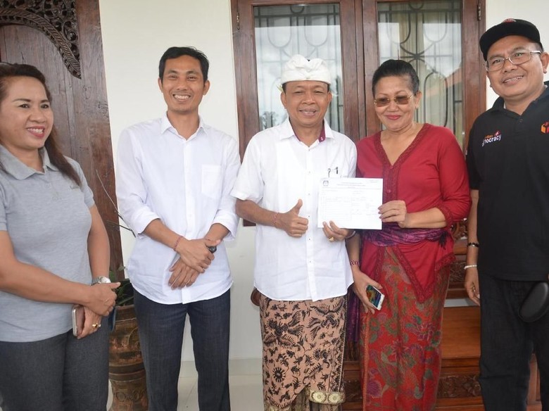 Ketua KPU Buleleng Pimpin Langsung Pencocokan Koster sebagai Pemilih Ketua KPU Buleleng Pimpin Langsung Pencocokan Koster sebagai Pemilih