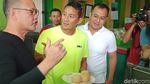 Kompaknya Sandi dan Cagub-Cawagub Sumsel Sarapan Pempek