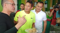 Mereka membahas tentang program OK OCE besutan Sandi (Foto: Eva Safitri/detikcom)