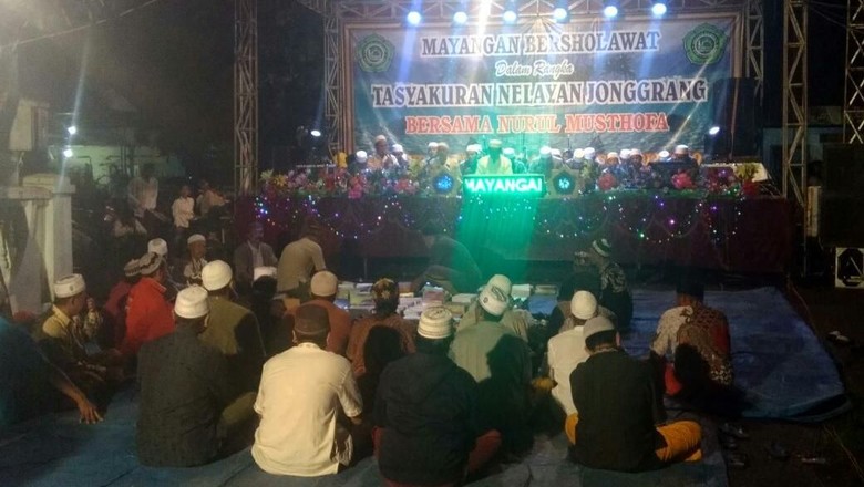 Cantrang Dilegalkan, Nelayan Probolinggo Gelar Doa Bersama Cantrang Dilegalkan, Nelayan Probolinggo Gelar Doa Bersama