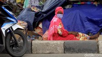 Para pencari suaka ini berasal dari sejumlah negara seperti, Afganistan, Sudan, dan Somalia.