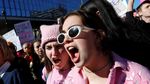Turun ke Jalan, Perempuan Ramai-ramai Demo Trump di AS