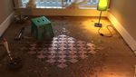 Ada-ada Saja! Bikin Karpet Pakai Uang Receh