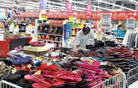 Brand Pakaian & Sepatu Ini Diskon hingga 50% di Transmart Carrefour