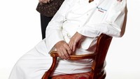 Foto yang diunggah pada 6 Agustus 2017 ini memperlihatkan sosok Paul Bocuse dan istrinya, Raymonde. Mereka merayakan ulang tahun pernikahan ke-71. Foto: Instagram paulbocuse_officiel