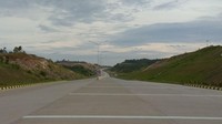 Ruas tol sepanjang 140 km ini terbagi menjadi 9 seksi yang secara keseluruhan ditarget selesai pada tahun 2019. Trio Hamdani/detikcom.
