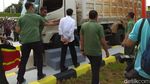 Nih Gaya Jokowi Naik Truk Jajal Tol Bakauheni