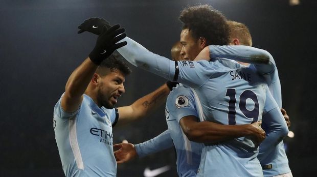 Manchester City masih berpeluang merebut empat gelar musim ini.