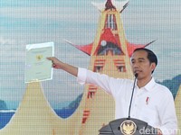 Dibilang Ngibul oleh Amien Rais, Ini Alasan Jokowi Bagi-bagi Sertifikat Tanah