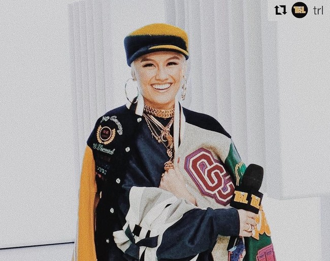 Penyanyi dan pemain film Agnez Monica atau yang lebih akrab dipanggil Agnez Mo memiliki Yayasan Anak Muda Punya Foundation yang membuka kesempatan untuk memberikan kontribusi dan membantu orang lain yang membutuhkan. Foto: Instagram/Agnez Mo