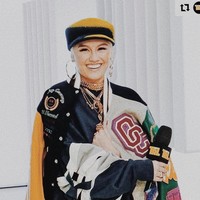 Penyanyi dan pemain film Agnez Monica atau yang lebih akrab dipanggil Agnez Mo memiliki Yayasan Anak Muda Punya Foundation yang membuka kesempatan untuk memberikan kontribusi dan membantu orang lain yang membutuhkan. Foto: Instagram/Agnez Mo