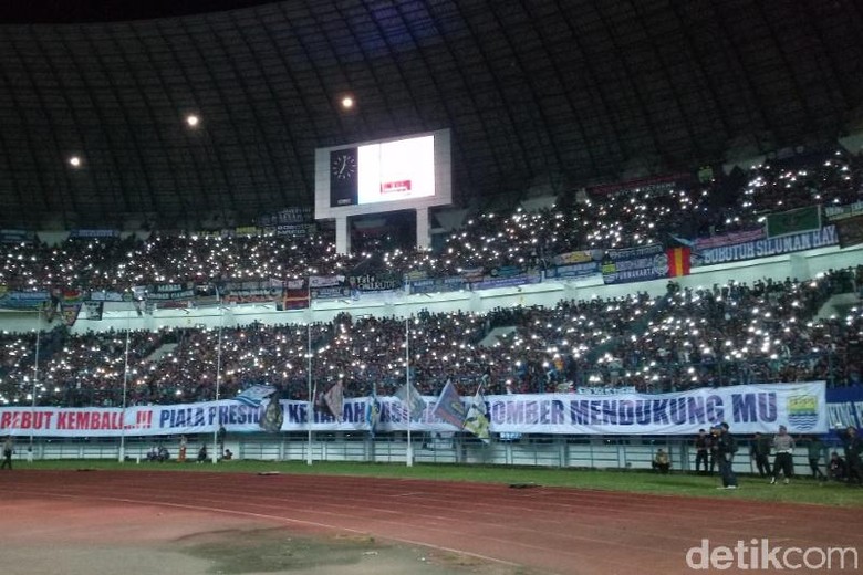 Retak dan Penurunan Tanah Penyebab Stadion GBLA Tak Bisa Dipakai Retak dan Penurunan Tanah Penyebab Stadion GBLA Tak Bisa Dipakai