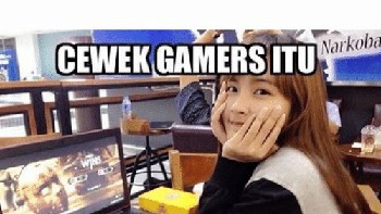 Cewek gamer jadi makin cantik. (Foto: Internet)
