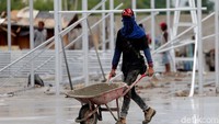 Saat ini, kata Anies, Pemprov DKI telah melakukan pendataan pada 128 keluarga di Kampung Akuarium. Dipastikan Anies, warga Kampung Akuarium akan segera memiliki semua persyaratan sebagai warga Jakarta.