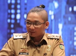 Potongan Rambut dan Dilema Peran Pejabat