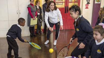 Foto: Lihat Gesitnya Kate Middleton Berolahraga saat Hamil 5 Bulan