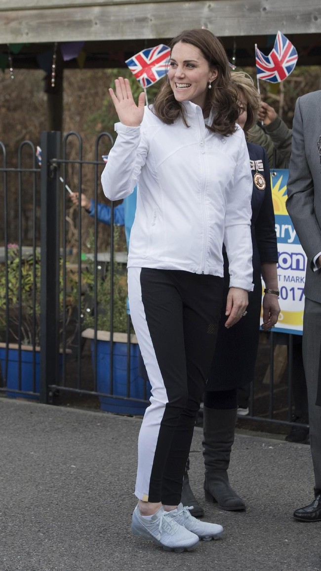 Meski sedang berbada dua, Kate tetap menjalani tugasnya sebagai seorang Duchess of Cambridge. (Foto: WPA Pool/Getty Images)