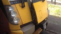 Kereta tersebut gagal mengerem dan menabrak pembatas di Stasiun Richmond, Sydney. Saksi mata mengatakan penumpang terbang seperti Superman ketika kecelakaan terjadi.