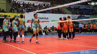Hasil positif juga diraih putri Jakarta BNI Taplus di hari kedua. Yolla Yuliana dkk. menang dengan skor 25-10, 25-7, 25-13 atas Bekasi BVN.
