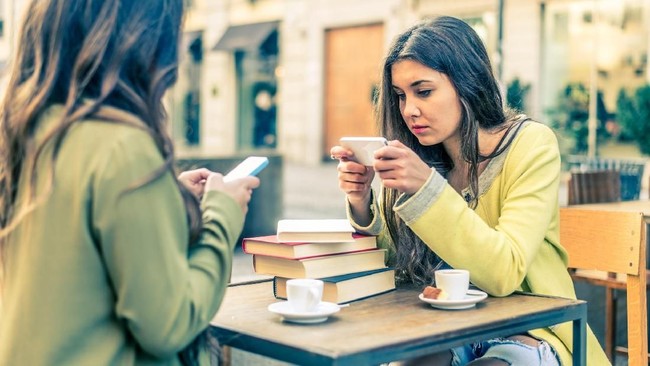 Catat, Ini Beragam Bentuk Kecanduan Smartphone pada Seseorang