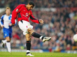 Kleberson merupakan gelandang tengah MU asal Brasil. Dia disebut salah satu pembelian gagal, dengan menghuni Old Trafford di rentang 2003-2005. (Foto: Mark Thompson/Getty Images)