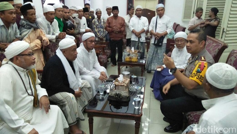 Bentrokan LPI-FPI Vs Warga Pamekasan, Ini kata Kapolda Jatim Bentrokan LPI-FPI Vs Warga Pamekasan, Ini kata Kapolda Jatim