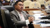 Rapat dipimpin oleh Wakil Ketua Komisi IV DPR Michael Wattimena.