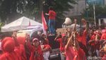 Foto: Sopir Angkot Tanah Abang Memblokir Jalan Kebon Sirih