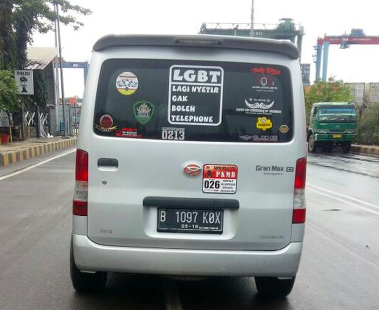 Arti LGBT untuk Pengendara Mobil Foto: dok. Pasang Mata detik.com Arti LGBT untuk Pengendara Mobil Foto: dok. Pasang Mata detik.com