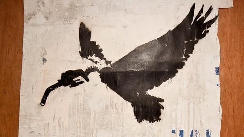 Lukisan Banksy Ditemukan dalam Kontainer Terlantar di 