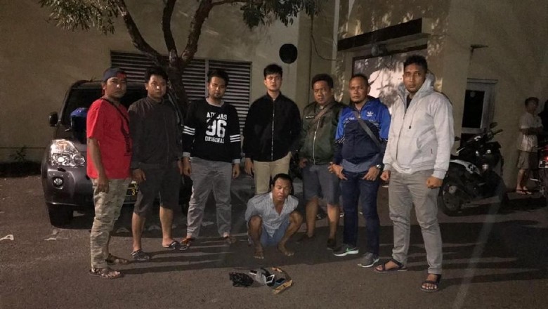 Polisi Tangkap Sopir Angkot yang Curi Uang SPBU di Cilincing Polisi Tangkap Sopir Angkot yang Curi Uang SPBU di Cilincing