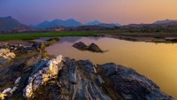 Tak heran jika para traveler yang menyukai pemandangan akan menemukan surganya di sini. Saat suasana mendung di Wadi Al Bardani (Dok. Istimewa/Al Arabiya.net)