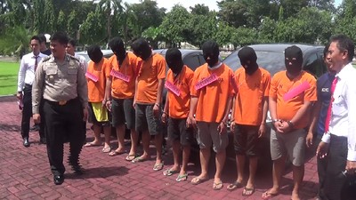 Foto: Barisan Para Pengemudi Grab Pengantar Tuyul