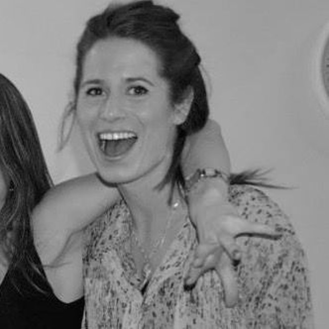 Dalam sebuah wawancara, Ed Sheeran pernah mengungkapkan kalau dia ingin menikahi seorang wanita yang jago bermain hockey. Dia juga ingin membina keluarga dengan teman sekolahnya. Foto: Instagram/cheddylover