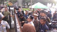 Sopir Angkot Trayek Tanah Abang Demo di Balai Kota DKI Jakarta