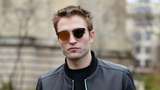 Kedapatan Ciuman, Ini Gandengan Baru Robert Pattinson