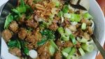 Awali Hari Senin dengan Sarapan Mie Ayam Komplet yang Hangat Gurih Ini