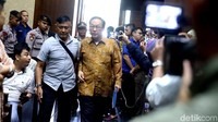 Made Oka Masagung, yang disebut sebagai orang kepercayaan Novanto, juga bersaksi.