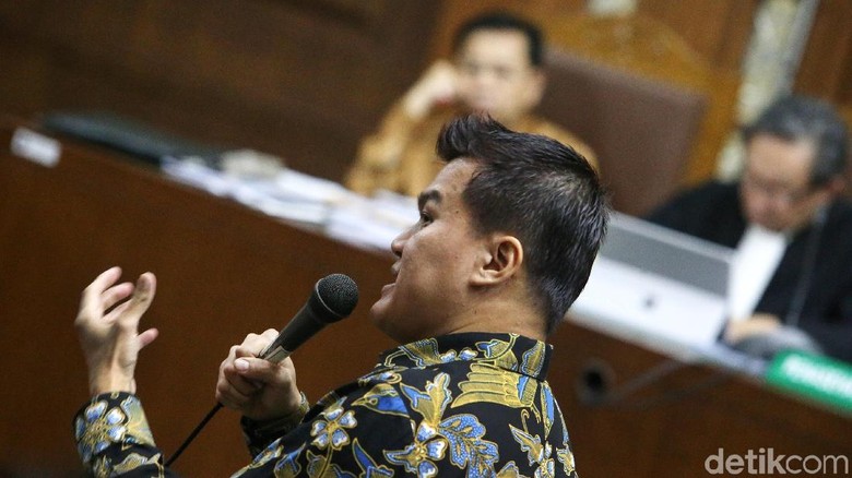 Hakim Tanya Andi Narogong: Novanto Tagih 5 Persen untuk Dipenuhi? Hakim Tanya Andi Narogong: Novanto Tagih 5 Persen untuk Dipenuhi?