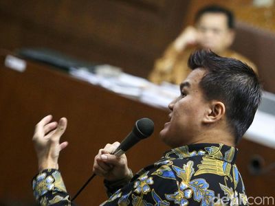 Andi Narogong Beberkan Korupsi e-KTP di Depan Setya Novanto