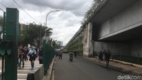 Tak tampak angkot yang biasa berlalu lalang di kawasan Tanah Abang.
