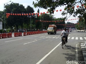 Ribuan Lampion Mulai Dipasang Menjelang Imlek di Solo