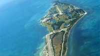 Pulau ini berlokasi 16 mil dari Belize City, negara bagian Belize, AS. Pulau seluas 270 hektar tersebut dihargai senilai US$ 65 juta atau sekitar Rp 877 miliar. Istimewa/Gulf News.