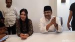 Foto: Gus Ipul Diapit Via Vallen-Nella Kharisma