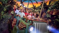 Keenam, Dubai punya IMG Worlds of Adventure yang begitu dibanggakan. Terang saja, inilah taman rekreasi indoor terluas sedunia. Luasnya 14 hektar! (IMG Worlds of Adventure)